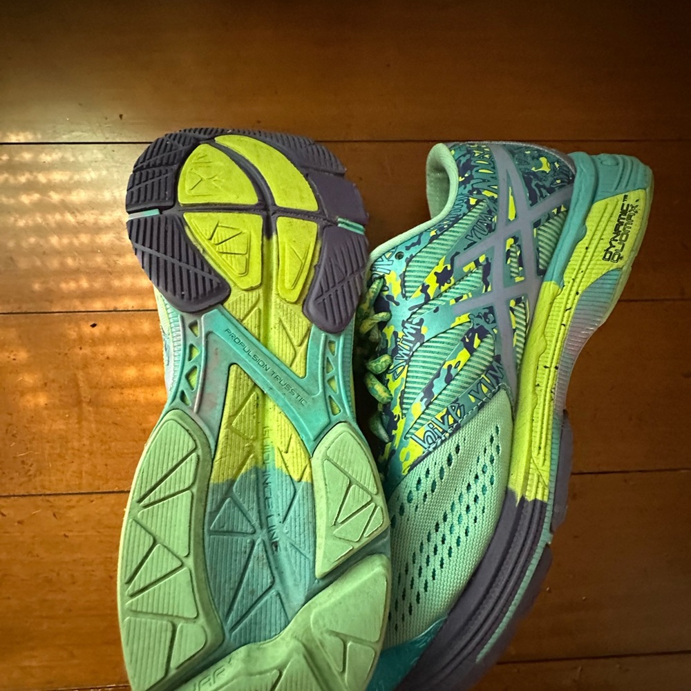 ASICS Women tennis shoe - Picture 5 of 5